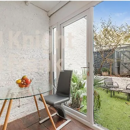 Earls Court Spacious Apartment London Exterior photo