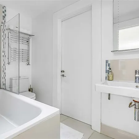 Earls Court Spacious Apartment London Exterior photo