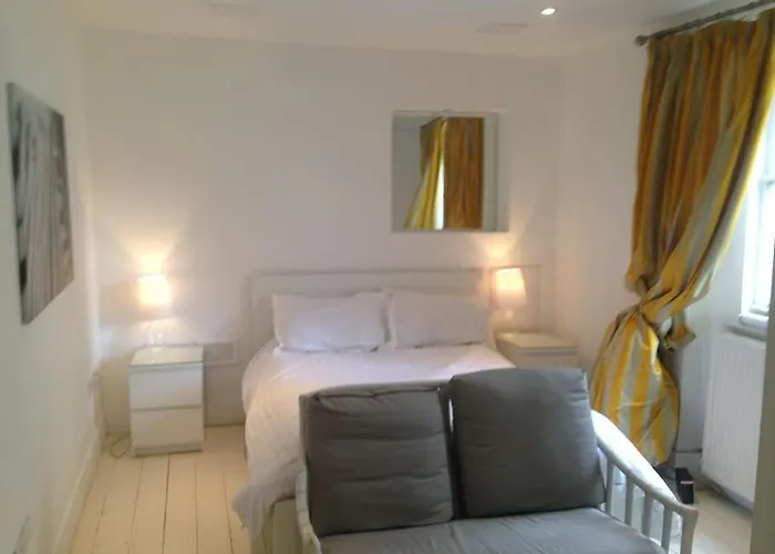 Earls Court Spacious Apartment